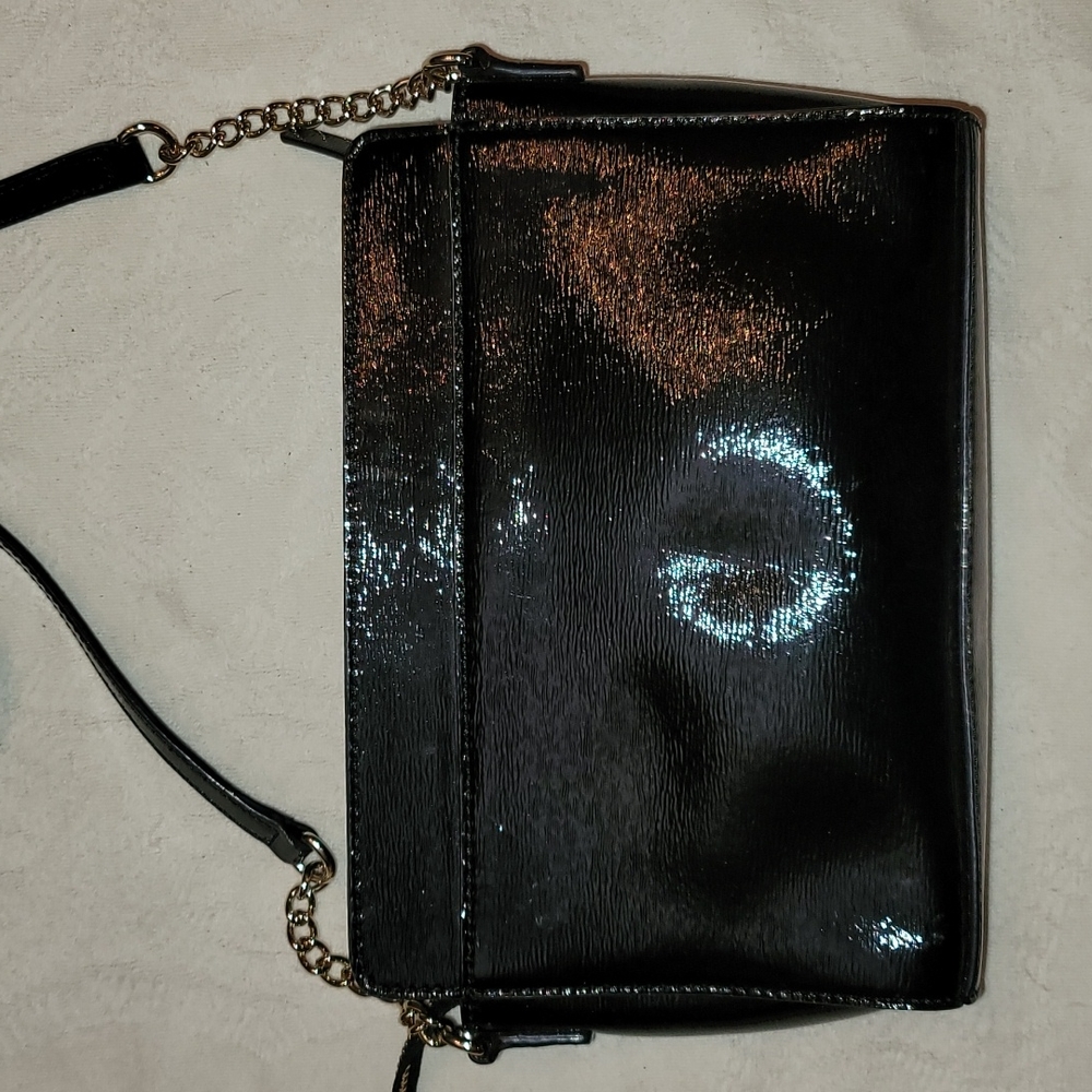Kate Spade bag crossbody black patent leather gold trim and chain - Picture 6 of 9